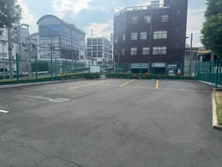 小型バス駐車場反射板設置後